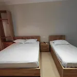 Sol Gjiri Lalzit