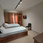 Sol Gjiri Lalzit