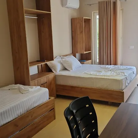 アパート Sol Gjiri Lalzit *