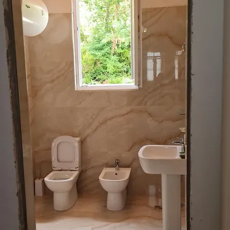 Sol Gjiri Lalzit Apartment *