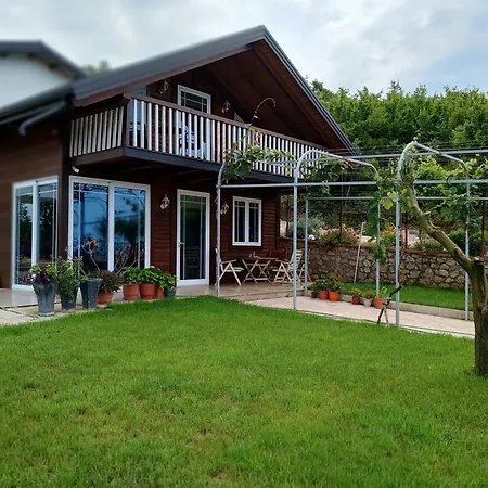 アパート Sol Gjiri Lalzit *