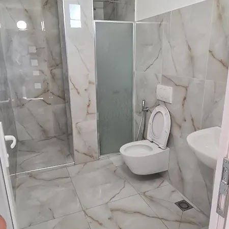 Apartment Sol Gjiri Lalzit *