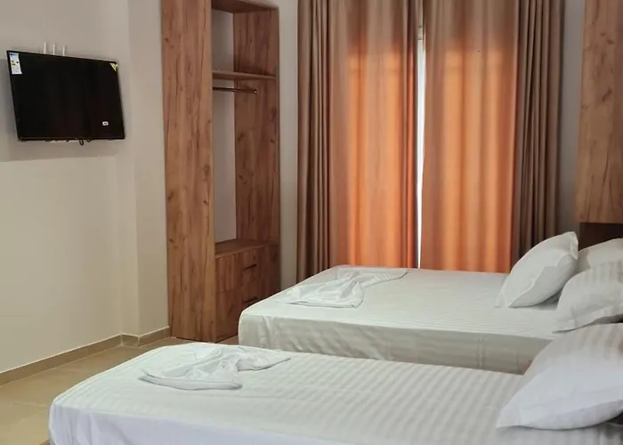 Sol Gjiri Lalzit 公寓 *