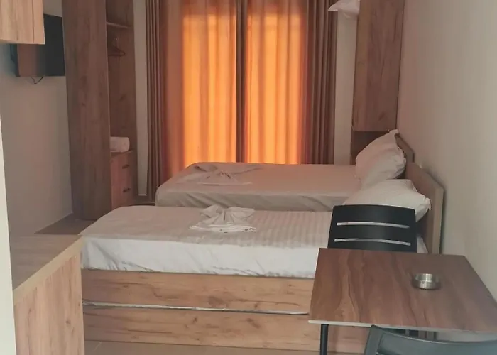 Sol Gjiri Lalzit 公寓 *